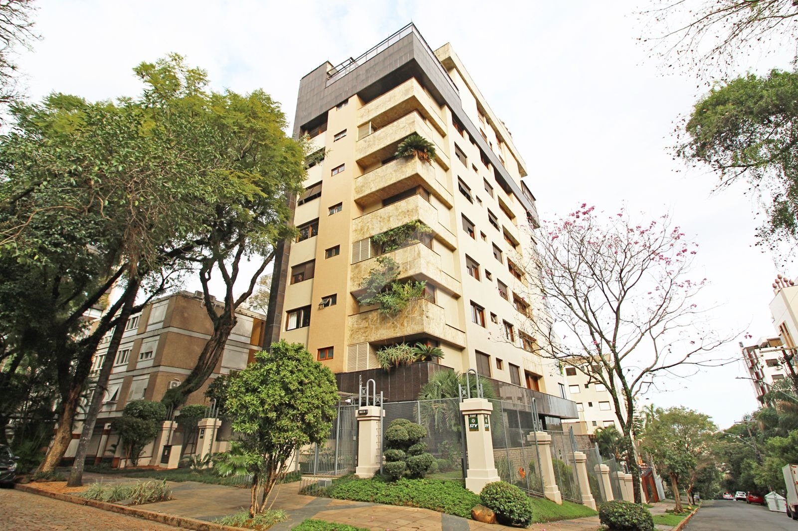 Apartamento com 279m², 4 dormitórios, 4 suítes, 3 vagas, no bairro Bela Vista em Porto Alegre para Comprar