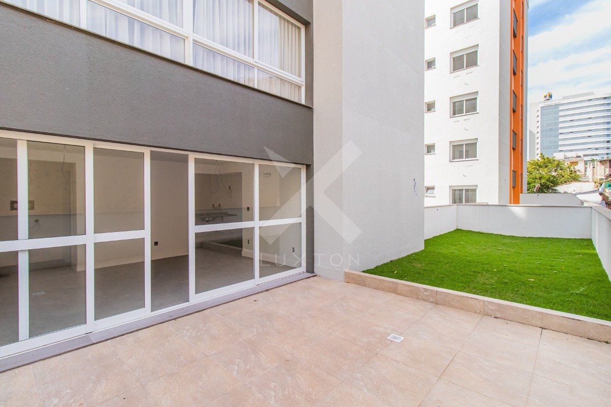 Apartamento Garden com 77m², 1 dormitório, 1 suíte, 1 vaga, no bairro Passo da Areia em Porto Alegre para Comprar