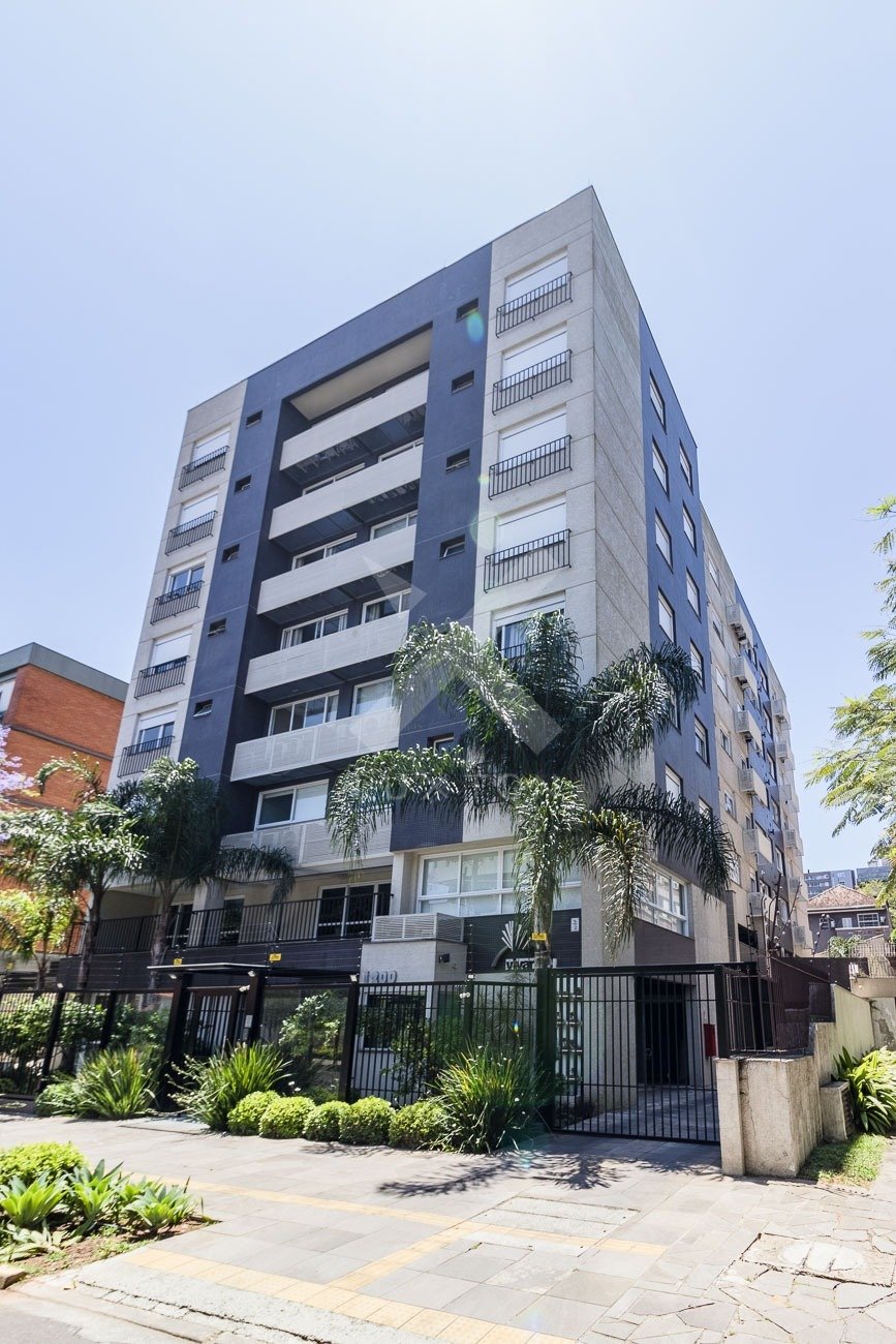 Apartamento com 66m², 2 dormitórios, 1 suíte, 2 vagas, no bairro Auxiliadora em Porto Alegre para Comprar