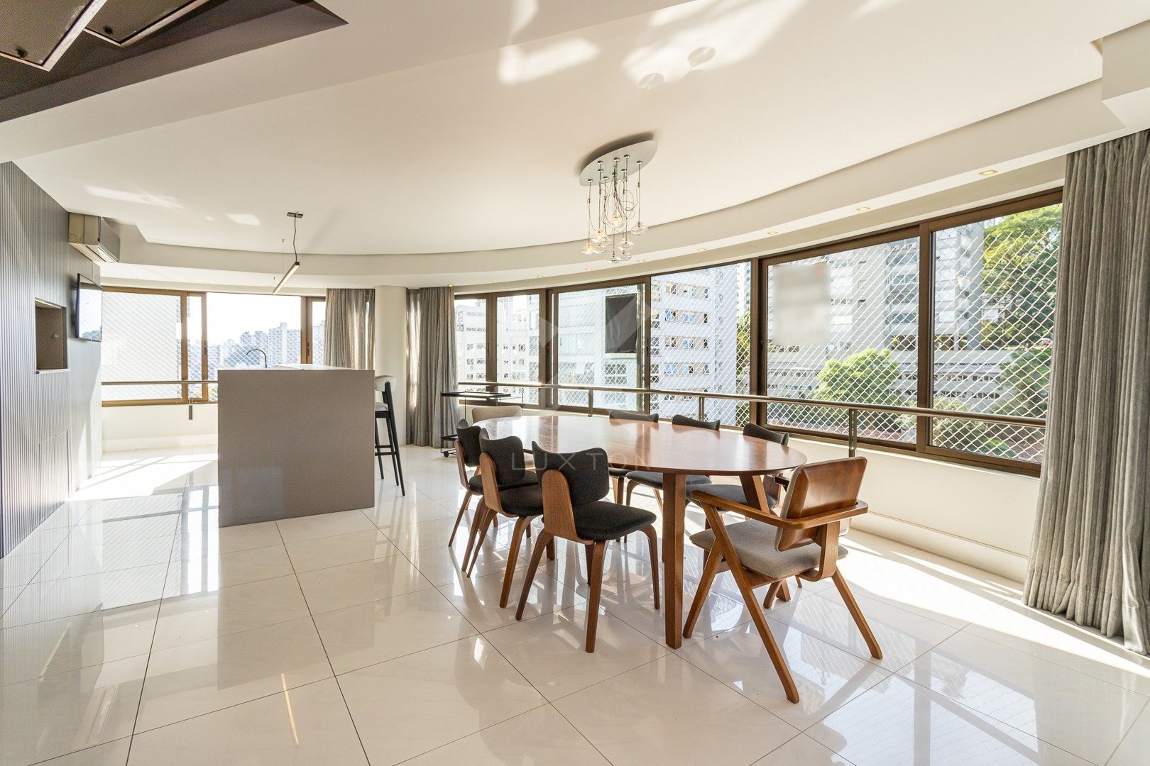 Apartamento com 260m², 3 dormitórios, 3 suítes, 4 vagas, no bairro Bela Vista em Porto Alegre para Comprar