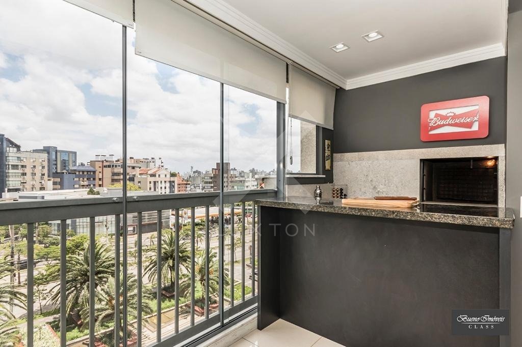 Apartamento com 86m², 2 dormitórios, 1 suíte, 2 vagas, no bairro Três Figueiras em Porto Alegre para Comprar