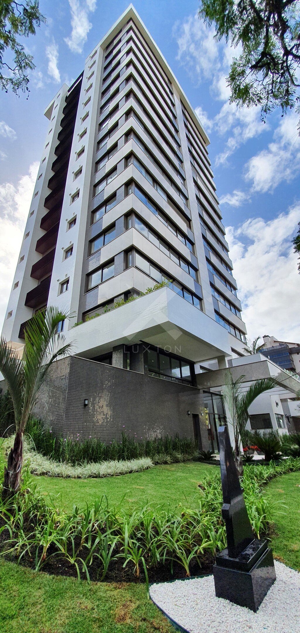 Apartamento com 125m², 3 dormitórios, 3 suítes, 2 vagas, no bairro Petrópolis em Porto Alegre para Comprar