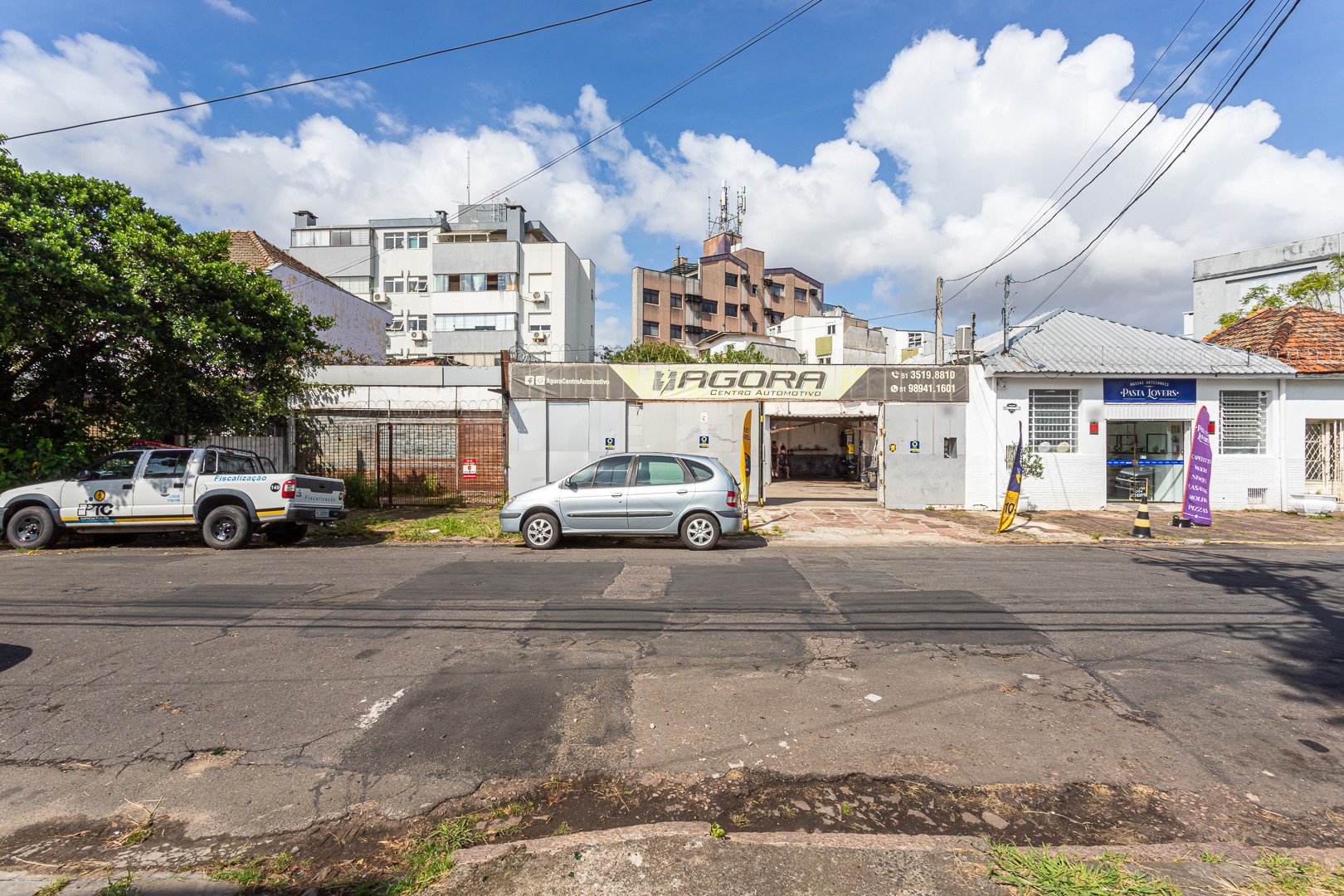 Terreno com 585m², no bairro Azenha em Porto Alegre para Comprar