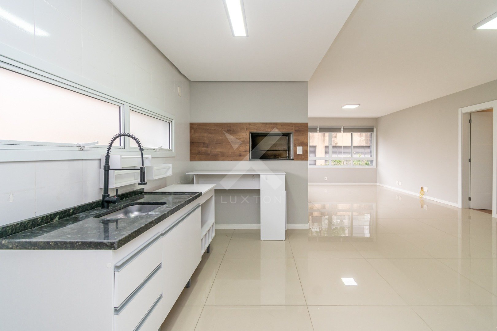 Apartamento com 91m², 2 dormitórios, 2 suítes, 2 vagas, no bairro Bela Vista em Porto Alegre para Comprar