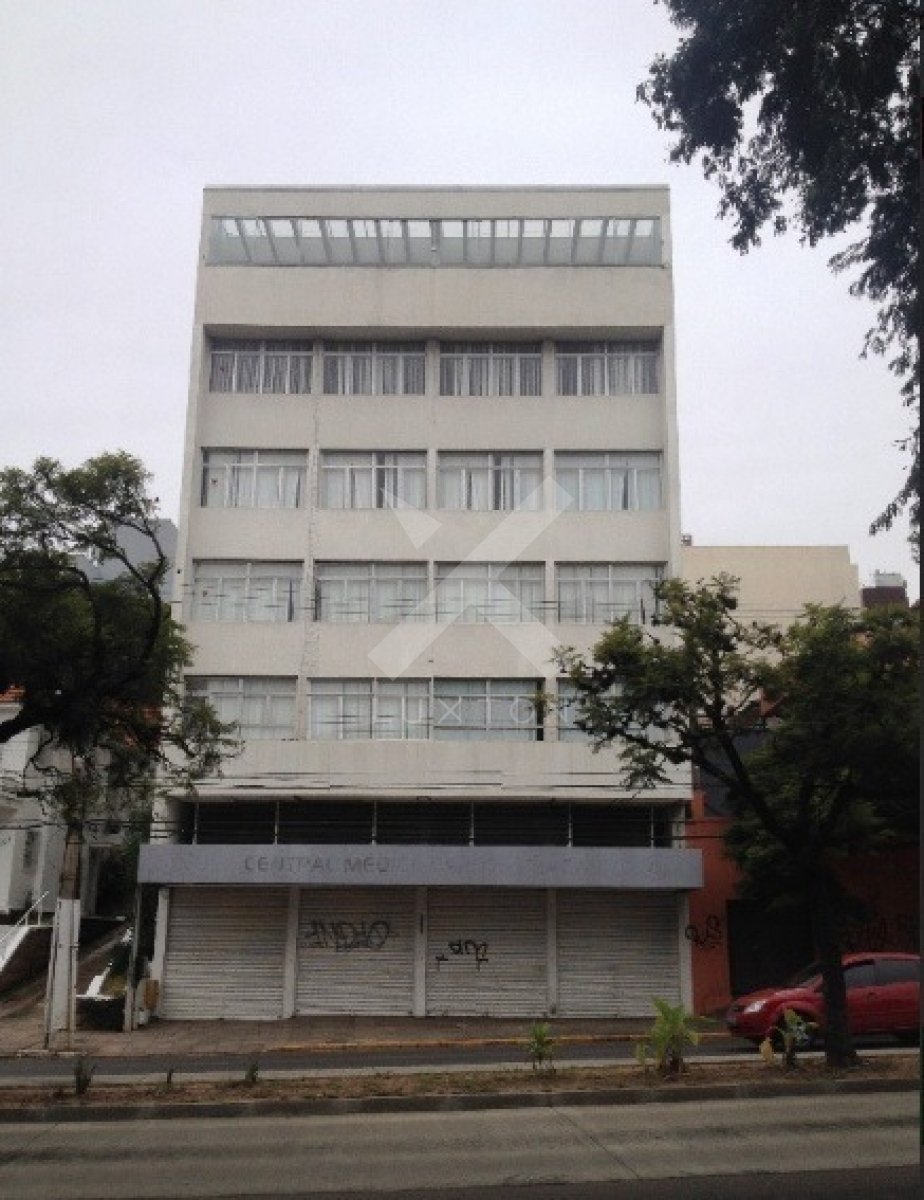 Predio Comercial com 2000m², 12 vagas, no bairro Petropolis em Porto Alegre para Comprar ou Alugar
