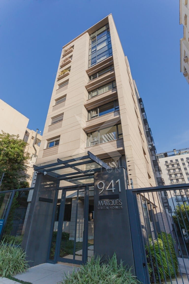 Apartamento com 124m², 3 dormitórios, 3 suítes, 2 vagas, no bairro Moinhos de Vento em Porto Alegre para Comprar