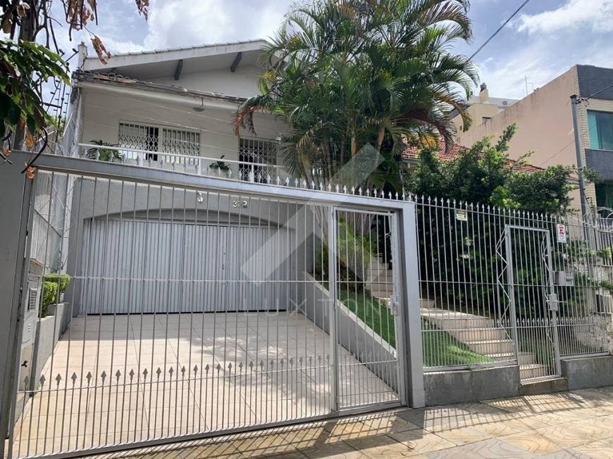 Casa com 450m², 4 dormitórios, 1 suíte, 4 vagas, no bairro Jardim Lindoia em Porto Alegre para Comprar