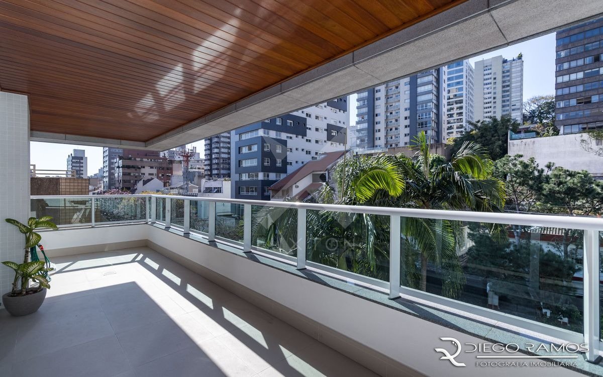 Apartamento com 230m², 4 dormitórios, 4 suítes, 4 vagas, no bairro Bela Vista em Porto Alegre para Comprar