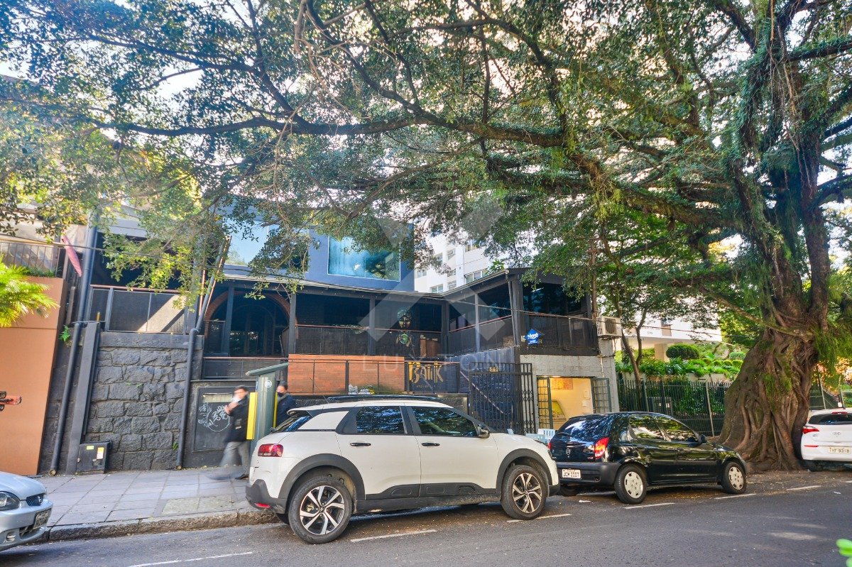 Casa comercial com 330m², no bairro Moinhos de Vento em Porto Alegre para Alugar