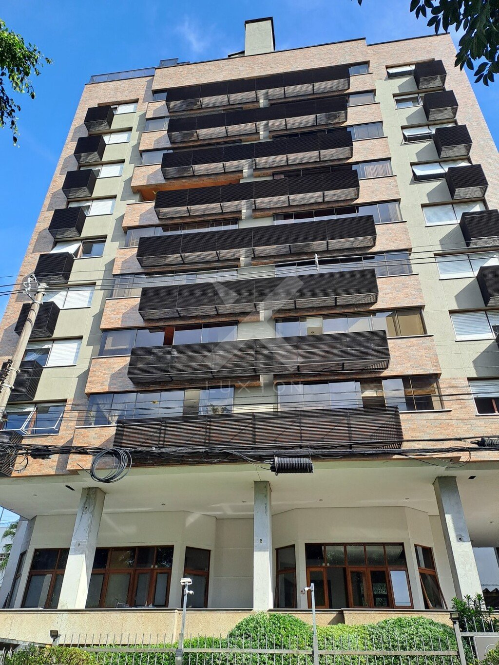 Apartamento com 246m², 3 dormitórios, 1 suíte, 3 vagas, no bairro Bela Vista em Porto Alegre para Comprar
