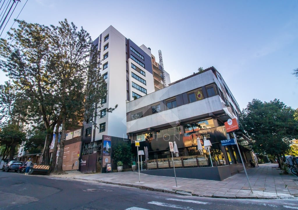 Apartamento com 107m², 3 dormitórios, 3 suítes, 2 vagas, no bairro Bela Vista em Porto Alegre para Comprar