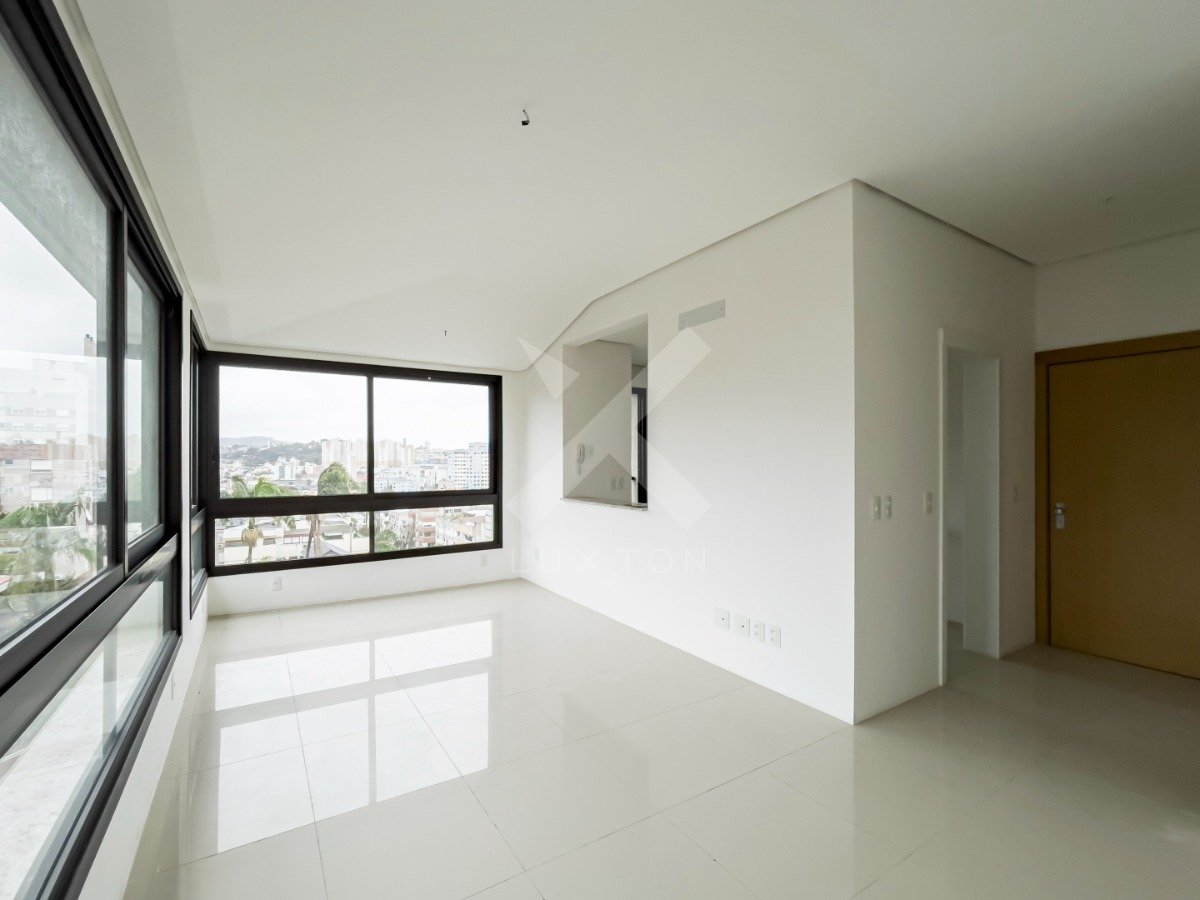 Apartamento com 76m², 2 dormitórios, 1 suíte, 3 vagas, no bairro Petrópolis em Porto Alegre para Comprar