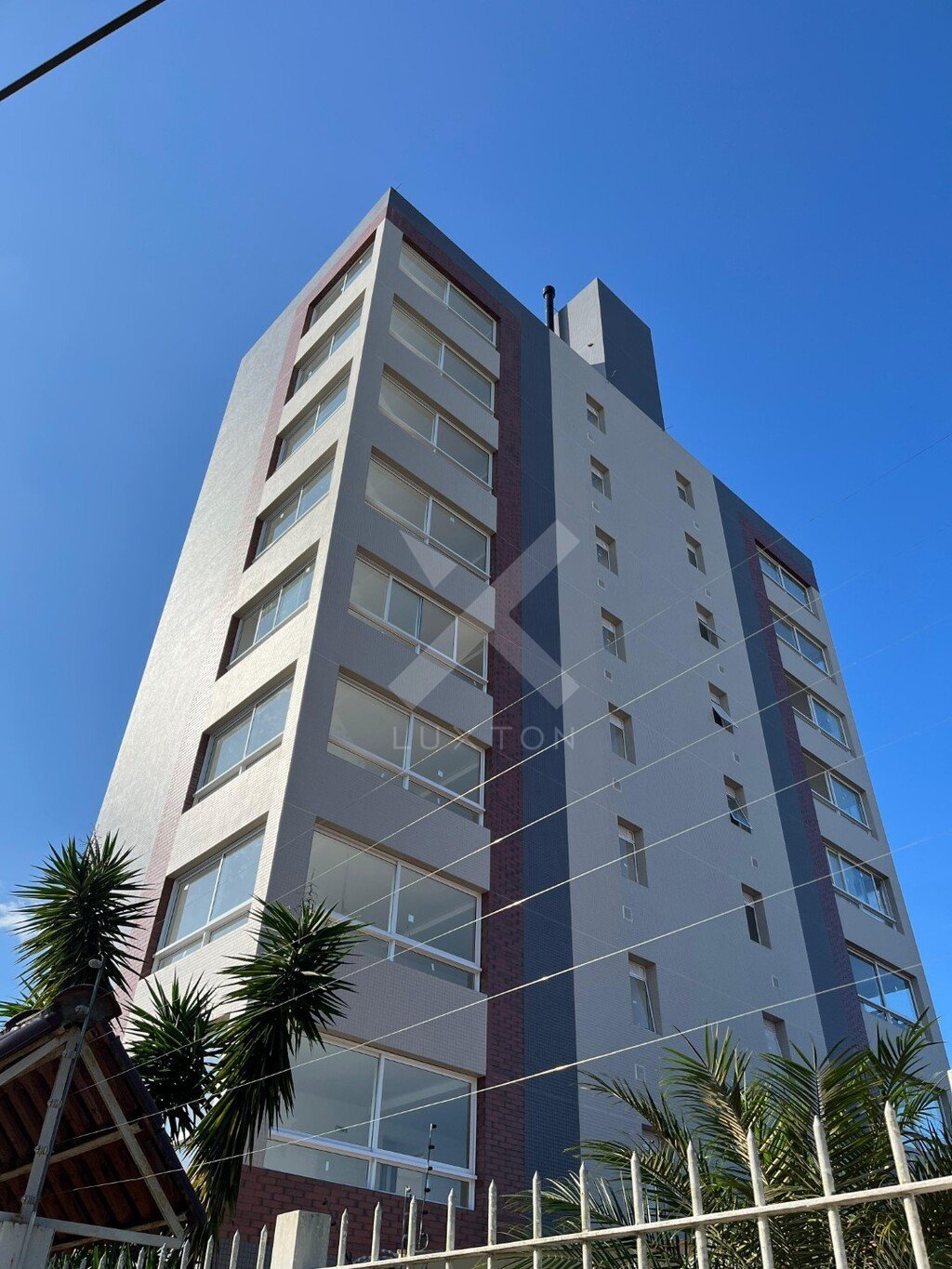 Apartamento com 65m², 2 dormitórios, 1 suíte, 2 vagas, no bairro Tristeza em Porto Alegre para Comprar