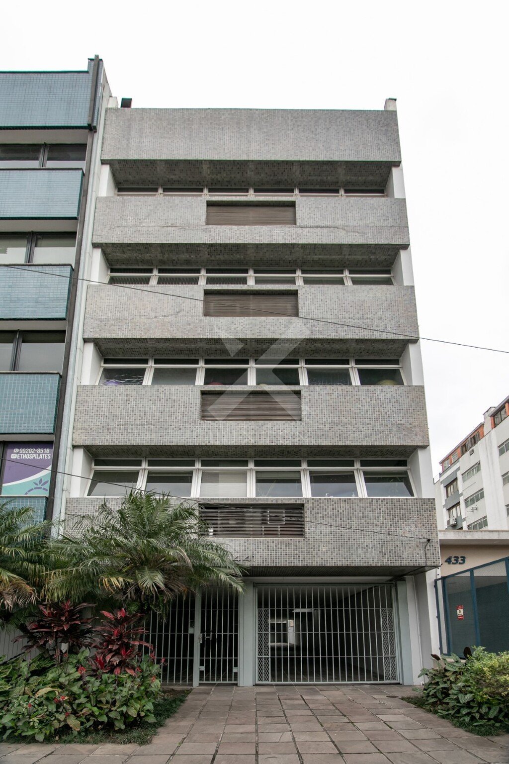 Salas/Conjuntos com 320m², 3 vagas, no bairro Petrópolis em Porto Alegre para Comprar