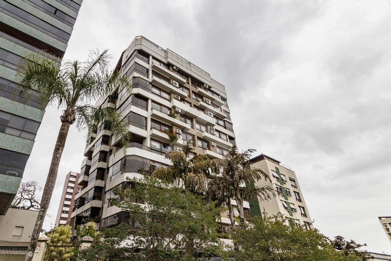 Apartamento com 147m², 3 dormitórios, 1 suíte, 2 vagas, no bairro Petrópolis em Porto Alegre para Comprar