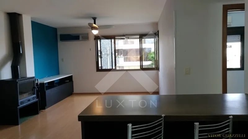 Apartamento com 75m², 2 dormitórios, 1 suíte, 1 vaga, no bairro São João em Porto Alegre para Comprar