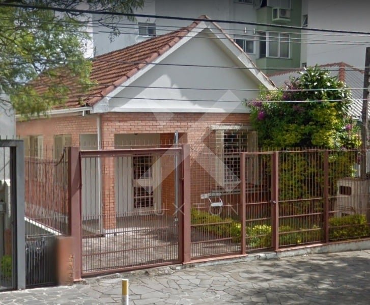 Casa com 102m², 2 dormitórios, 1 suíte, 3 vagas, no bairro Jardim Botânico em Porto Alegre para Comprar