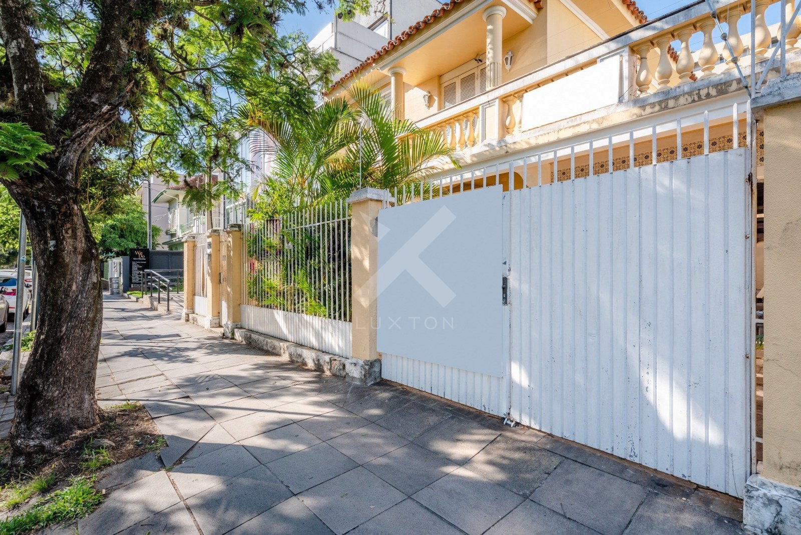 Casa comercial com 364m², 4 vagas, no bairro Menino Deus em Porto Alegre para Alugar