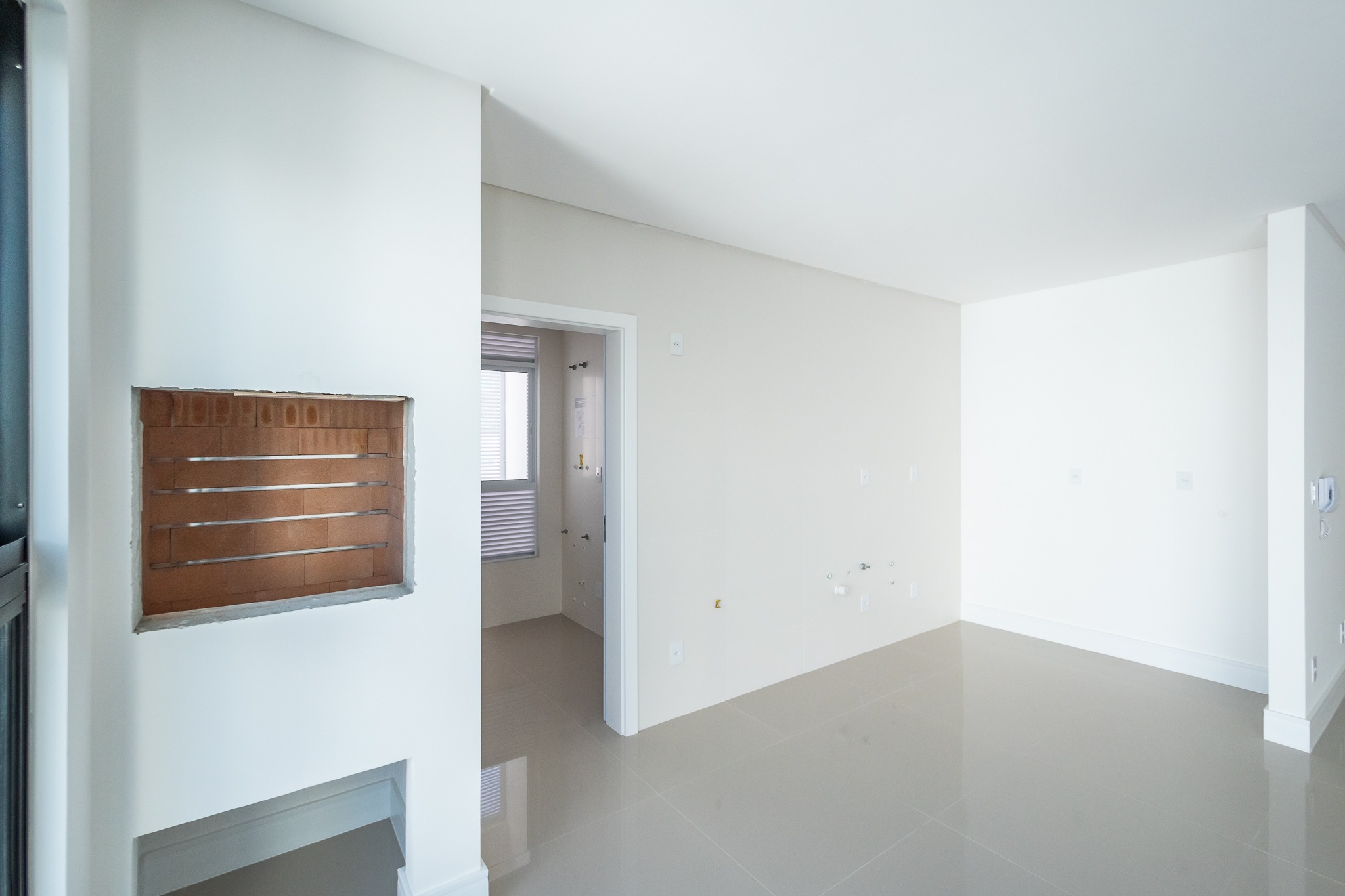 Apartamento com 116m², 3 dormitórios, 3 suítes, 2 vagas, no bairro Centro em Balneário Camboriu para Comprar