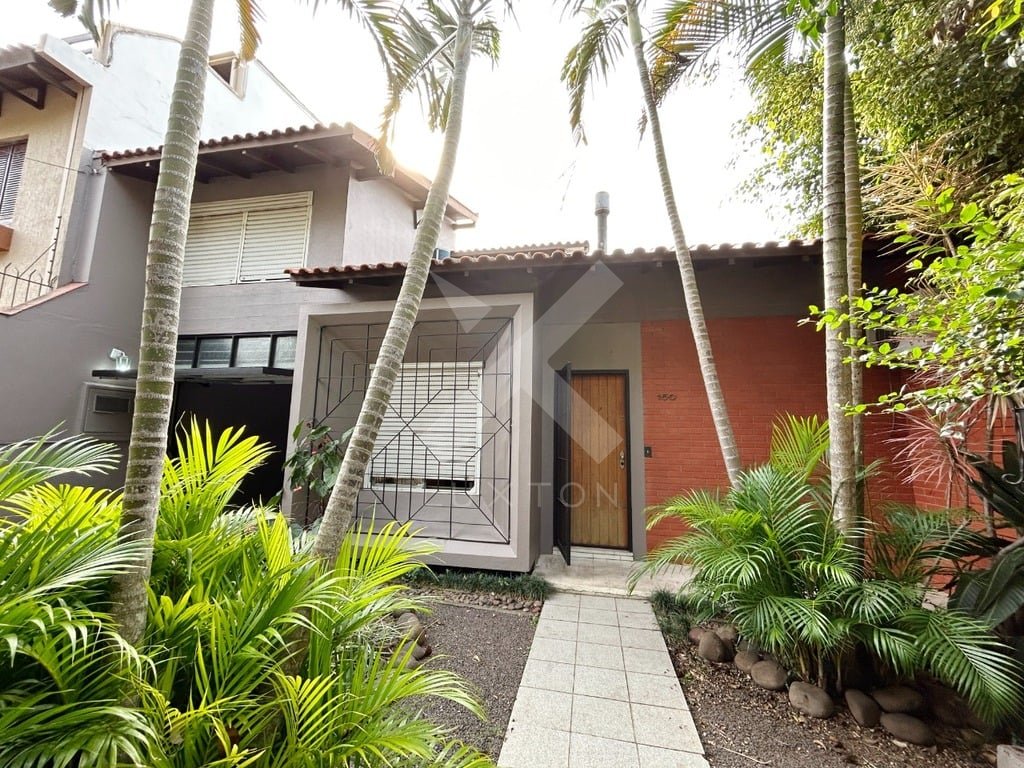 Casa com 174m², 3 dormitórios, 1 suíte, 2 vagas, no bairro Vila Jardim em Porto Alegre para Comprar