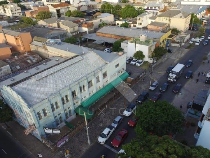 Pavilhão com 1876m², no bairro São Geraldo em Porto Alegre para Comprar