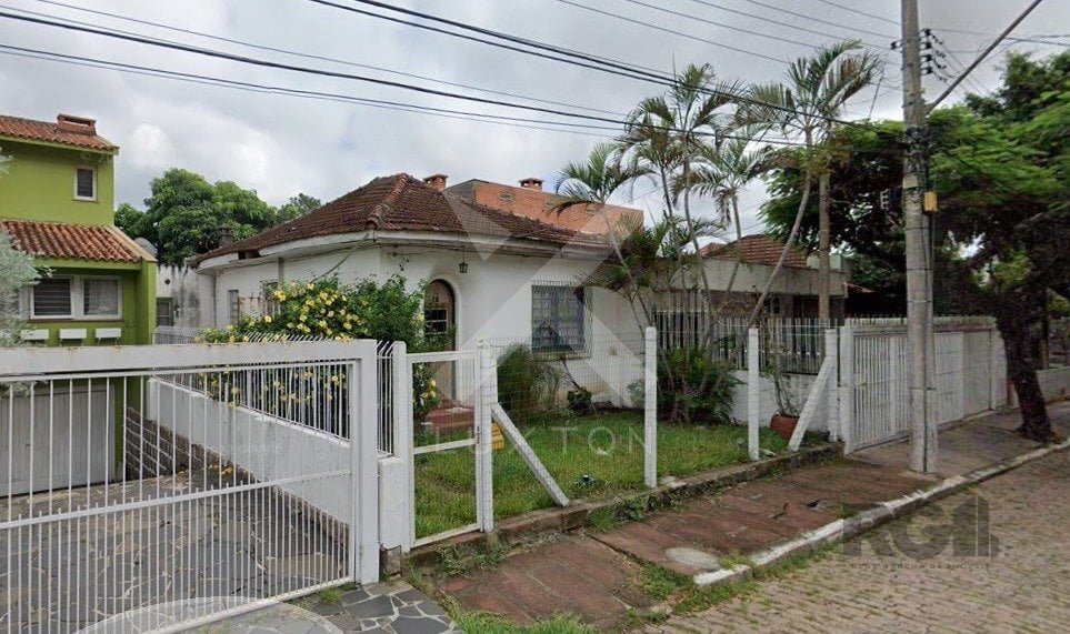Casa com 80m², 2 dormitórios, 1 vaga, no bairro Teresópolis em Porto Alegre para Comprar
