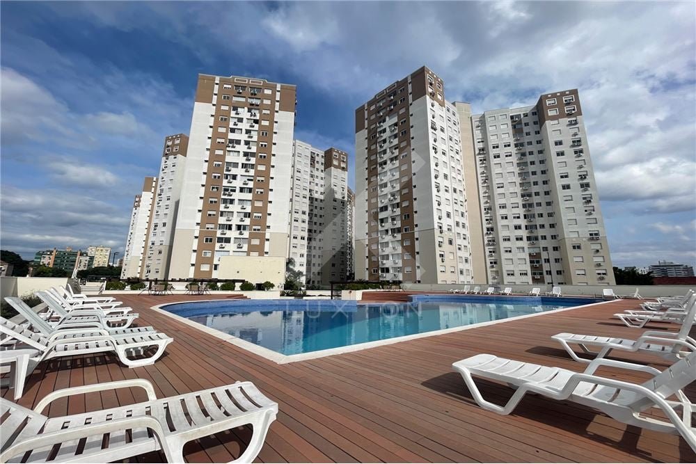Apartamento com 66m², 3 dormitórios, 1 suíte, 1 vaga, no bairro Vila Ipiranga em Porto Alegre para Comprar