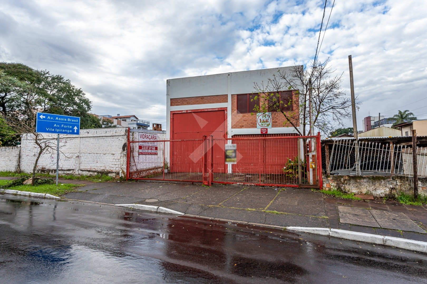 Pavilhão com 210m², 2 vagas, no bairro Cristo Redentor em Porto Alegre para Alugar