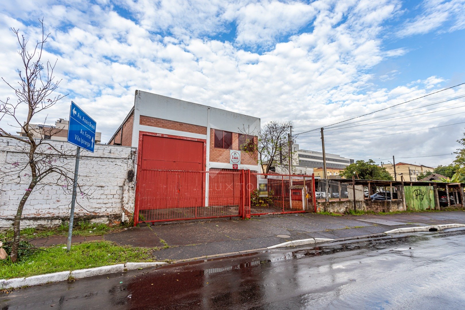 Pavilhão com 210m², 2 vagas, no bairro Cristo Redentor em Porto Alegre para Alugar