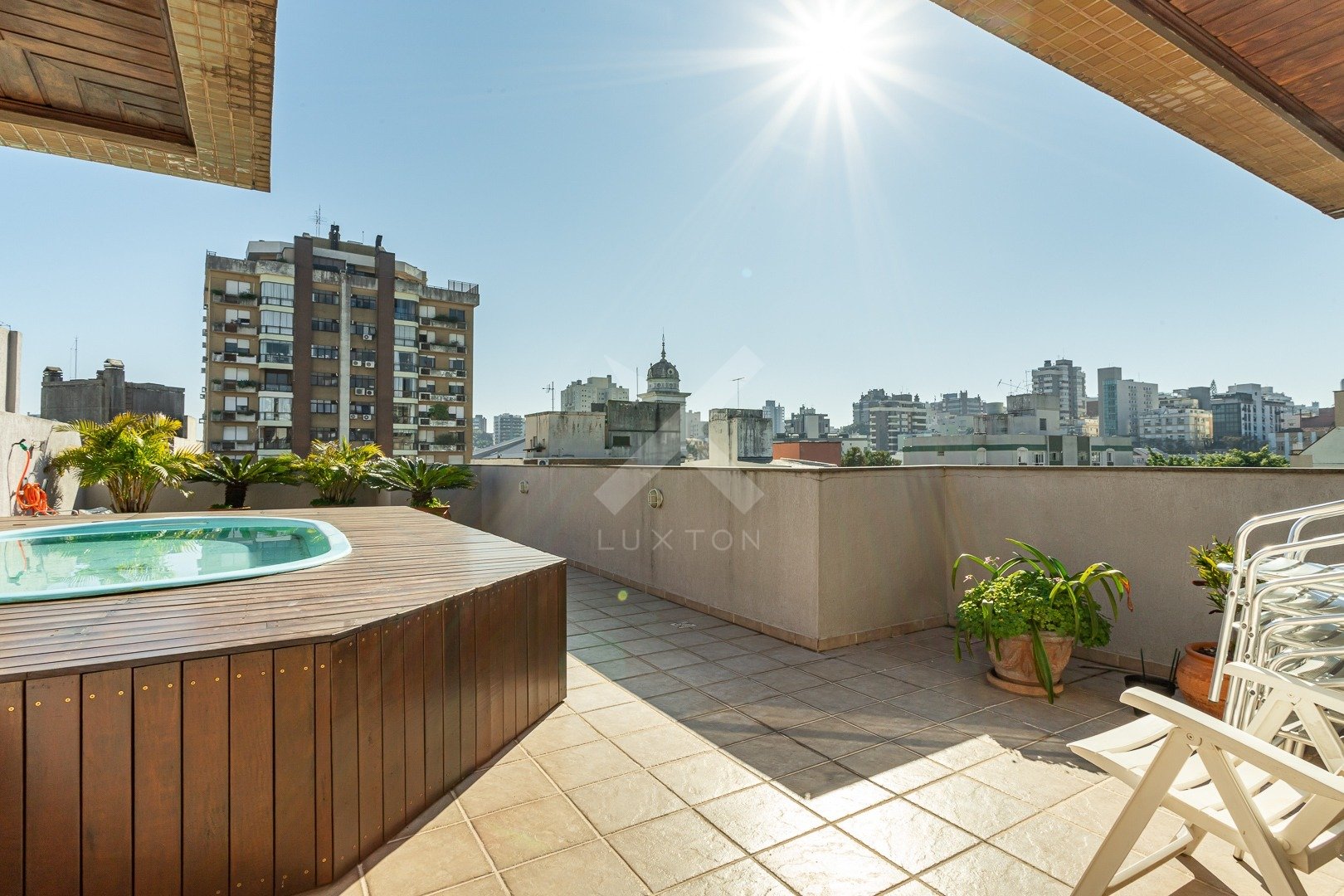 Cobertura com 243m², 3 dormitórios, 1 suíte, 3 vagas, no bairro Auxiliadora em Porto Alegre para Comprar