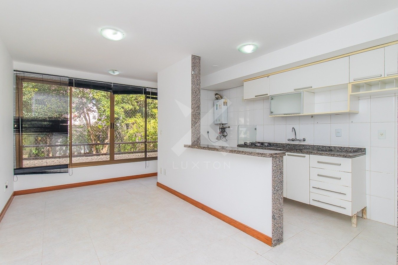 Apartamento com 70m², 1 dormitório, 1 suíte, no bairro Floresta em Porto Alegre para Comprar