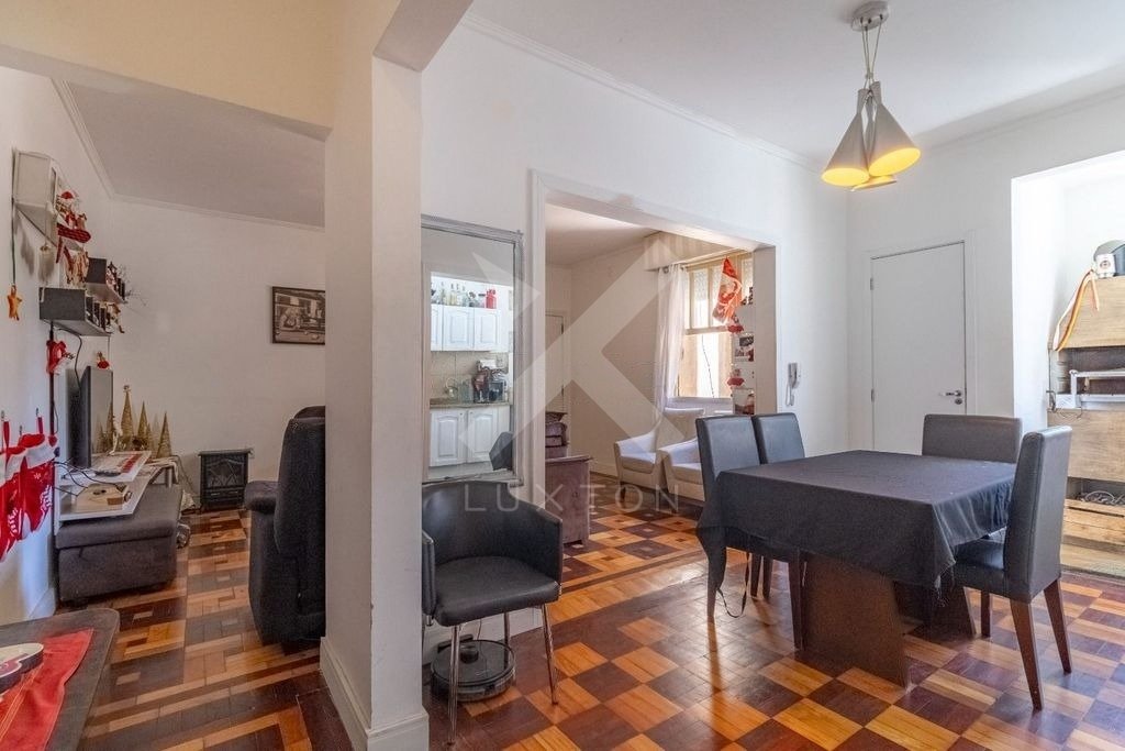 Apartamento com 120m², 3 dormitórios, 1 vaga, no bairro Petropolis em Porto Alegre para Comprar