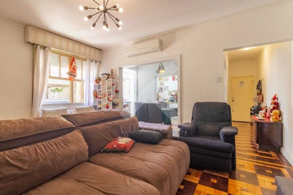 Apartamento com 120m², 3 dormitórios, 1 vaga, no bairro Petropolis em Porto Alegre para Comprar