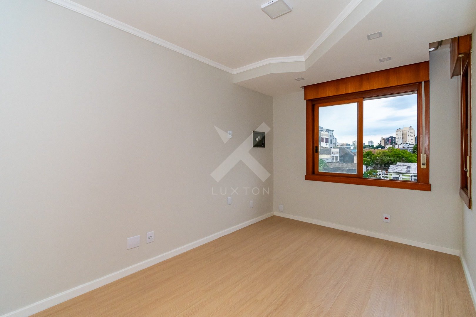 Apartamento com 135m², 2 dormitórios, 2 vagas, no bairro Mont Serrat em Porto Alegre para Comprar