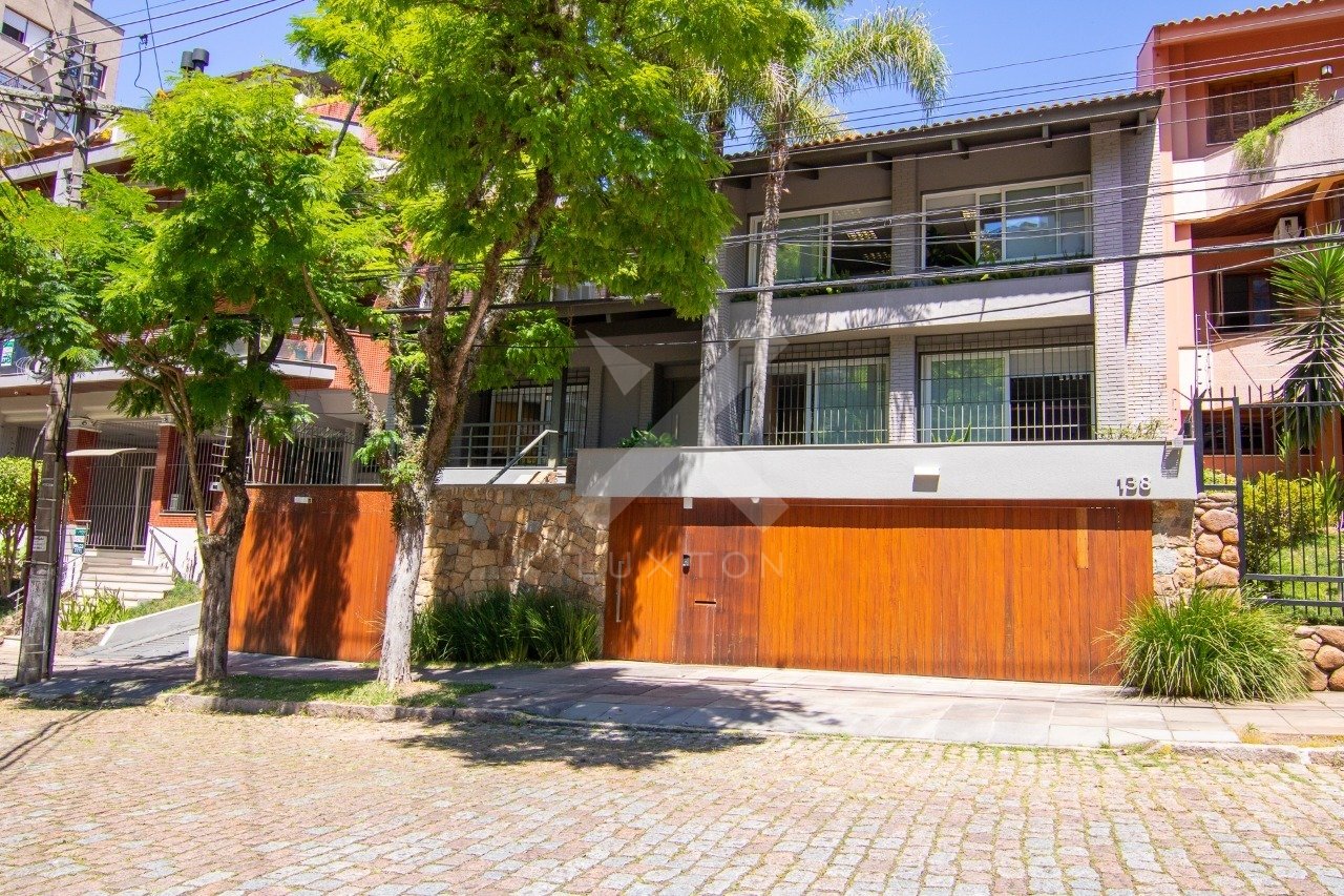 Casa comercial com 464m², 5 vagas, no bairro Bela Vista em Porto Alegre para Comprar ou Alugar