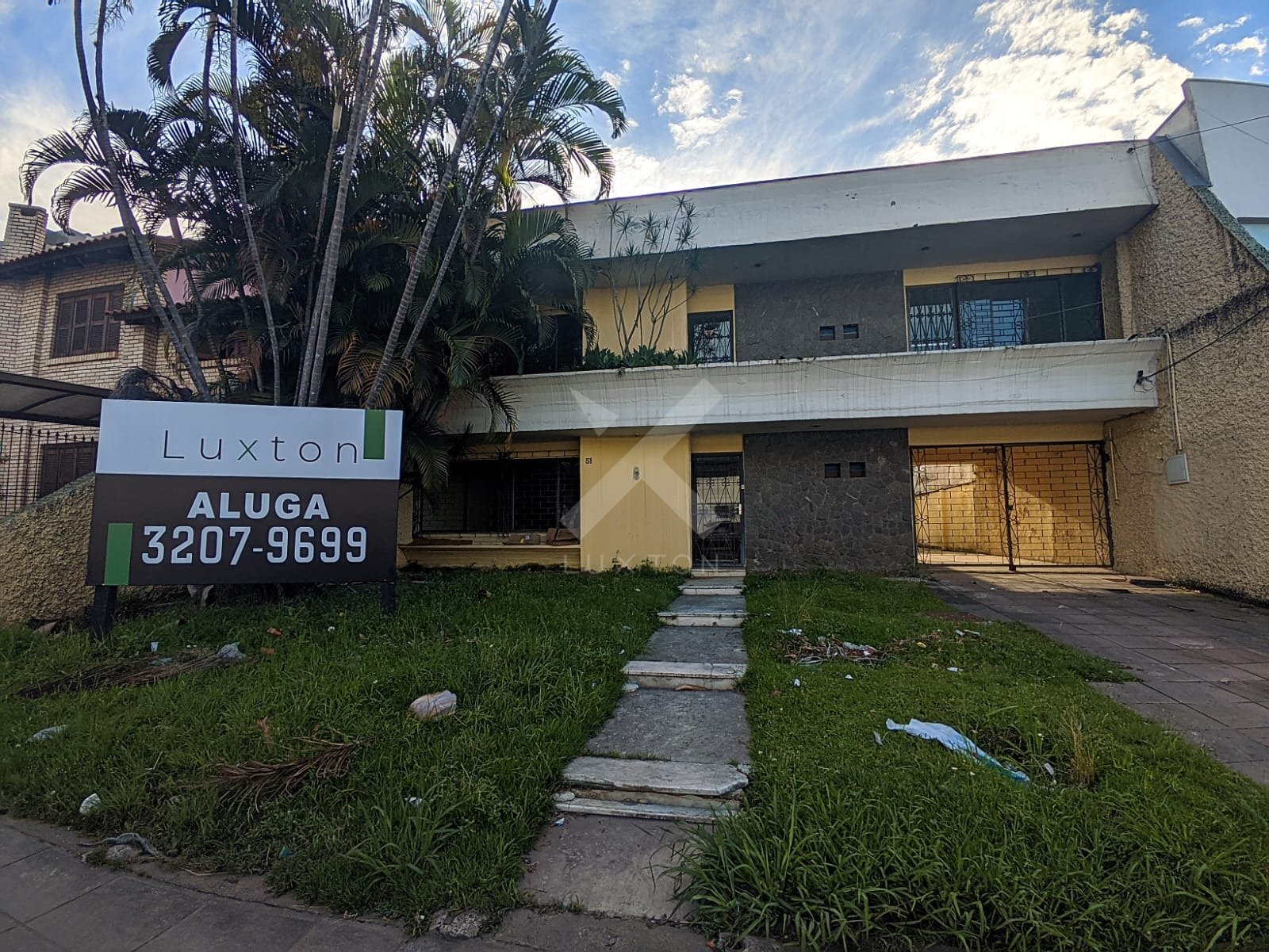 Casa comercial com 350m², 10 vagas, no bairro Passo Dareia em Porto Alegre para Alugar