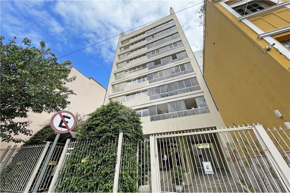 Apartamento com 78m², 2 dormitórios, 1 vaga, no bairro Centro Histórico em Porto Alegre para Comprar