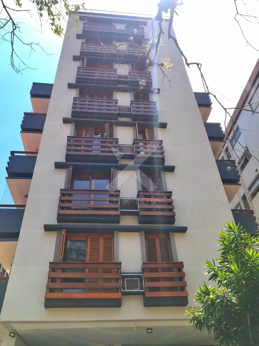 Apartamento com 170m², 3 dormitórios, 1 suíte, 2 vagas, no bairro Independência em Porto Alegre para Comprar