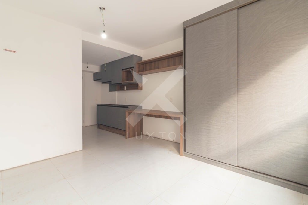 Apartamento com 27m², 1 dormitório, 1 vaga, no bairro Partenon em Porto Alegre para Comprar