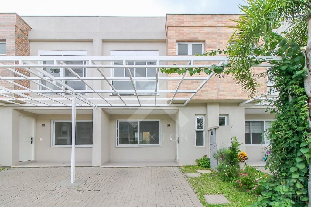 Casa com 120m², 3 dormitórios, 1 suíte, 2 vagas, no bairro Vila Nova em Porto Alegre para Comprar