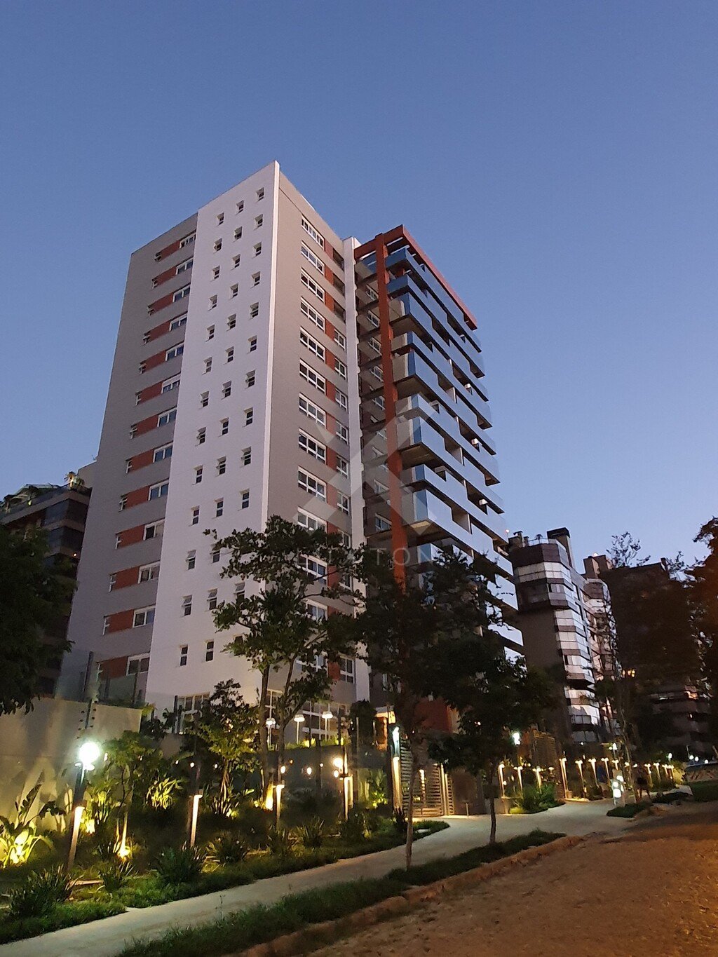Apartamento com 340m², 4 dormitórios, 4 suítes, 4 vagas, no bairro Bela Vista em Porto Alegre para Comprar