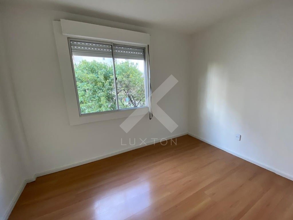 Apartamento com 78m², 3 dormitórios, 1 vaga, no bairro Passo da Areia em Porto Alegre para Comprar