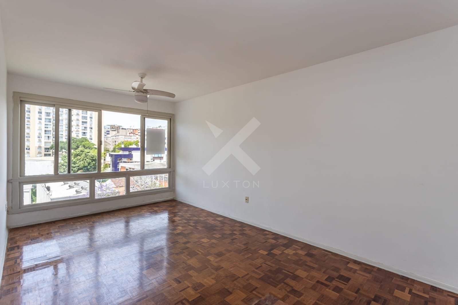 Apartamento com 81m², 2 dormitórios, no bairro Santa Cecília em Porto Alegre para Comprar