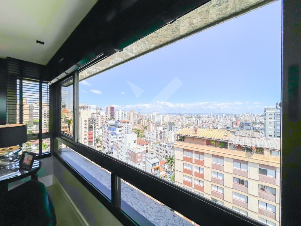 Apartamento com 160m², 3 dormitórios, 3 suítes, 3 vagas, no bairro Moinhos de Vento em Porto Alegre para Comprar