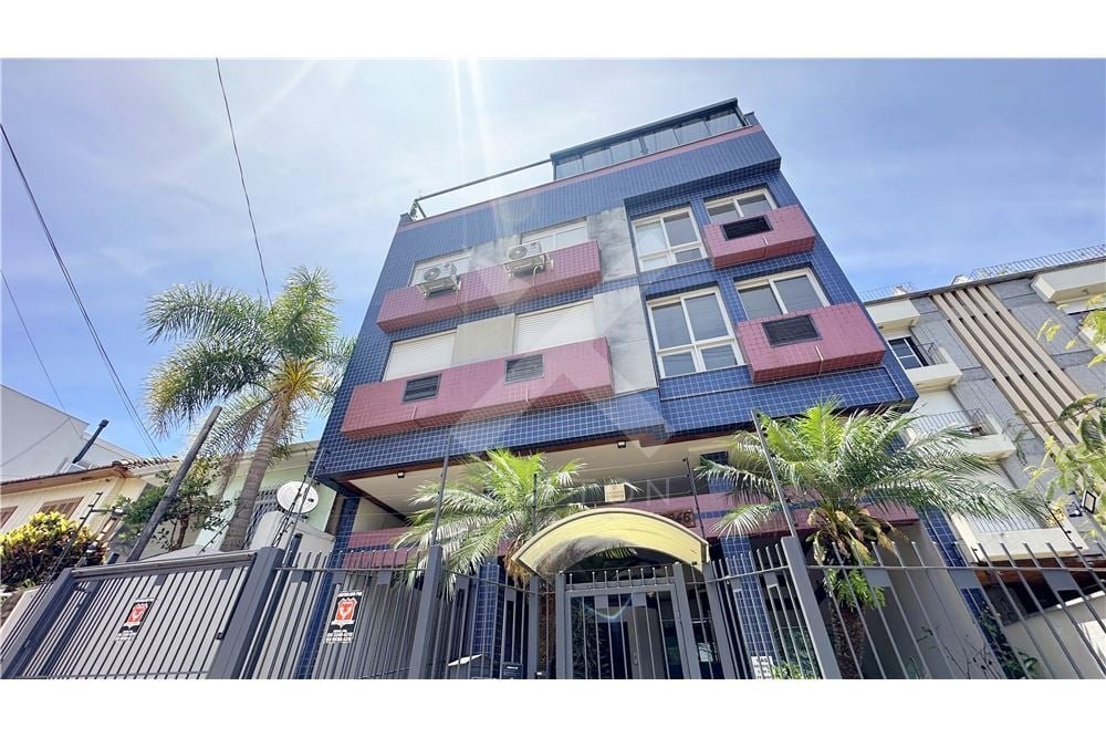 Cobertura com 105m², 1 dormitório, 1 vaga, no bairro Petrópolis em Porto Alegre para Comprar