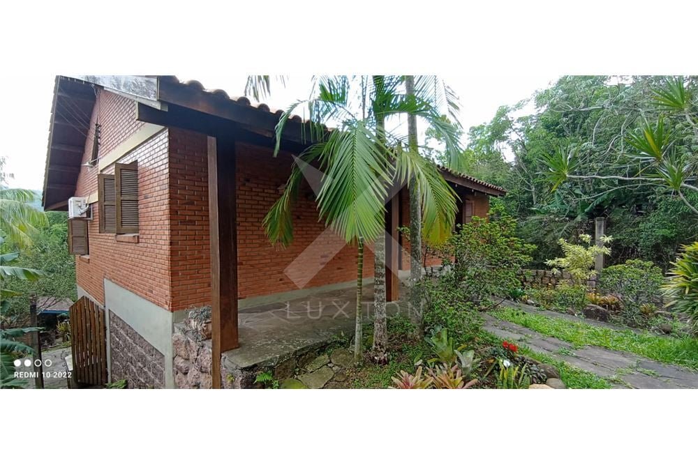 Casa com 210m², 2 dormitórios, no bairro Vila Nova em Porto Alegre para Comprar