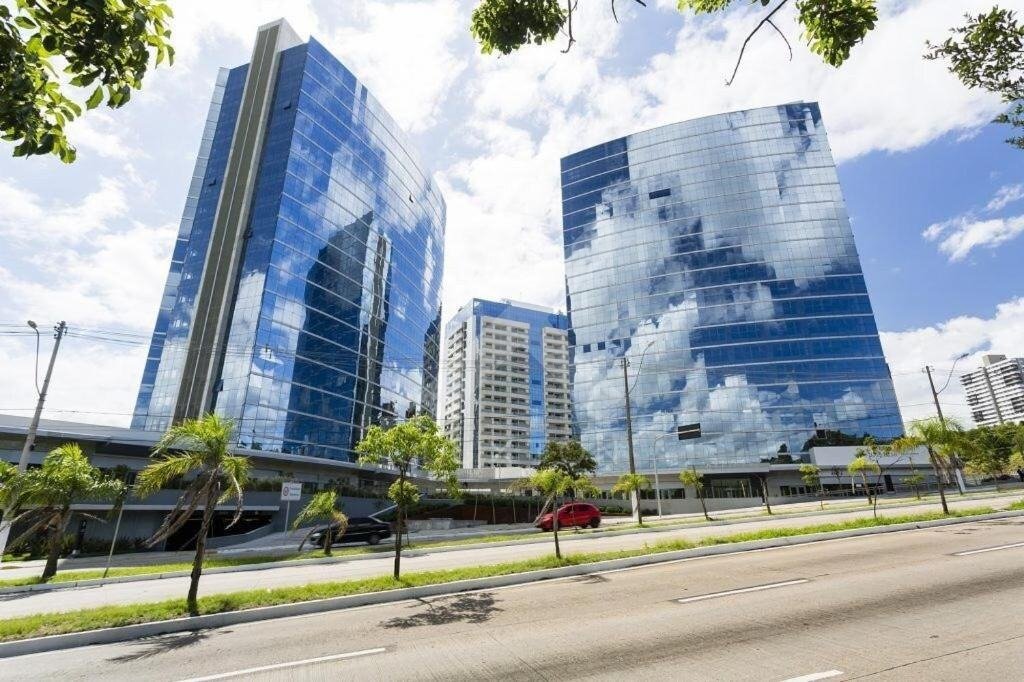 Salas/Conjuntos com 682m², 14 vagas, no bairro Petrópolis em Porto Alegre para Alugar