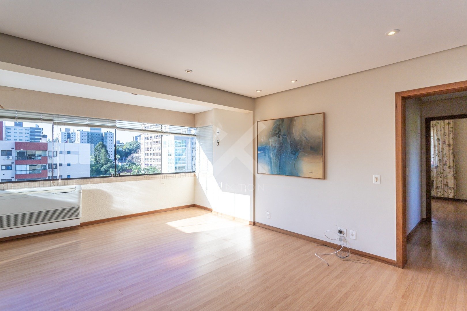 Apartamento com 103m², 3 dormitórios, 1 suíte, 2 vagas, no bairro Petrópolis em Porto Alegre para Comprar