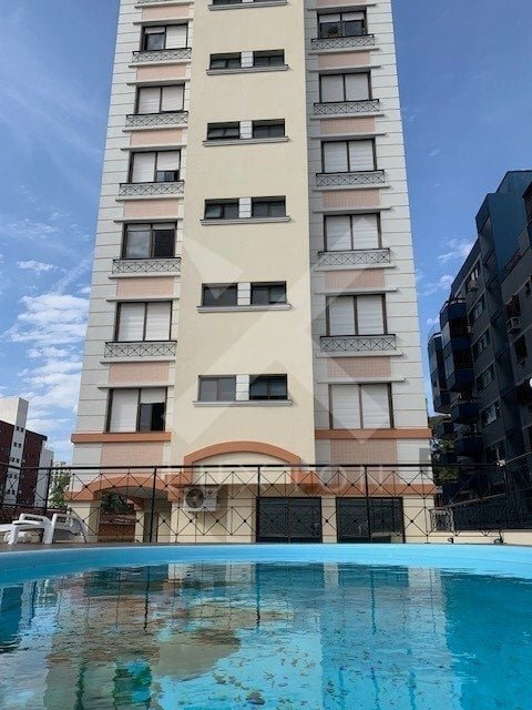 Apartamento com 94m², 3 dormitórios, 1 suíte, 2 vagas, no bairro Vila Ipiranga em Porto Alegre para Comprar
