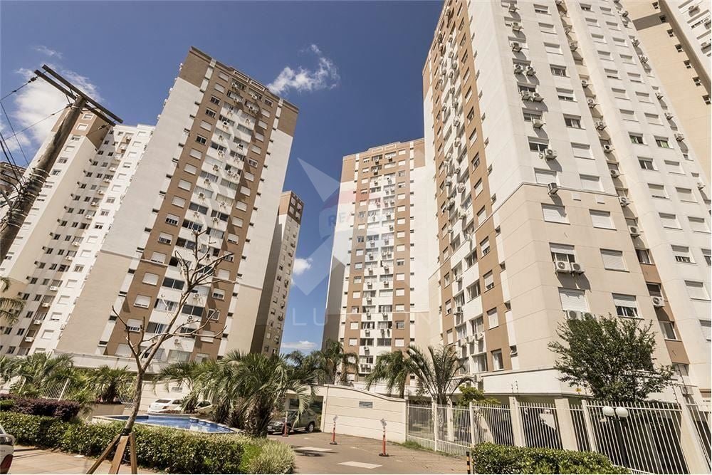 Apartamento com 68m², 1 dormitório, 1 vaga, no bairro Vila Ipiranga em Porto Alegre para Comprar